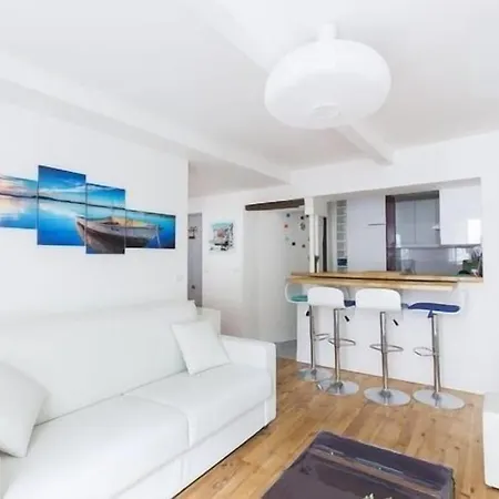 Apartment High Standing 2-room In Latin Quarter *