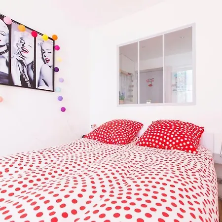 High Standing 2-room In Latin Quarter Parigi