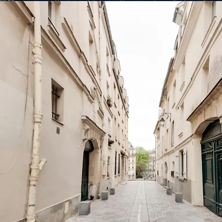 High Standing 2-room In Latin Quarter *